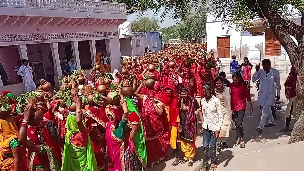 दौसा 151 कुंडीय रुद्र महायज्ञ व श्रीराम कथा के शुभारंभ पर निकाली कलश यात्रा Video Dailymotion 1395