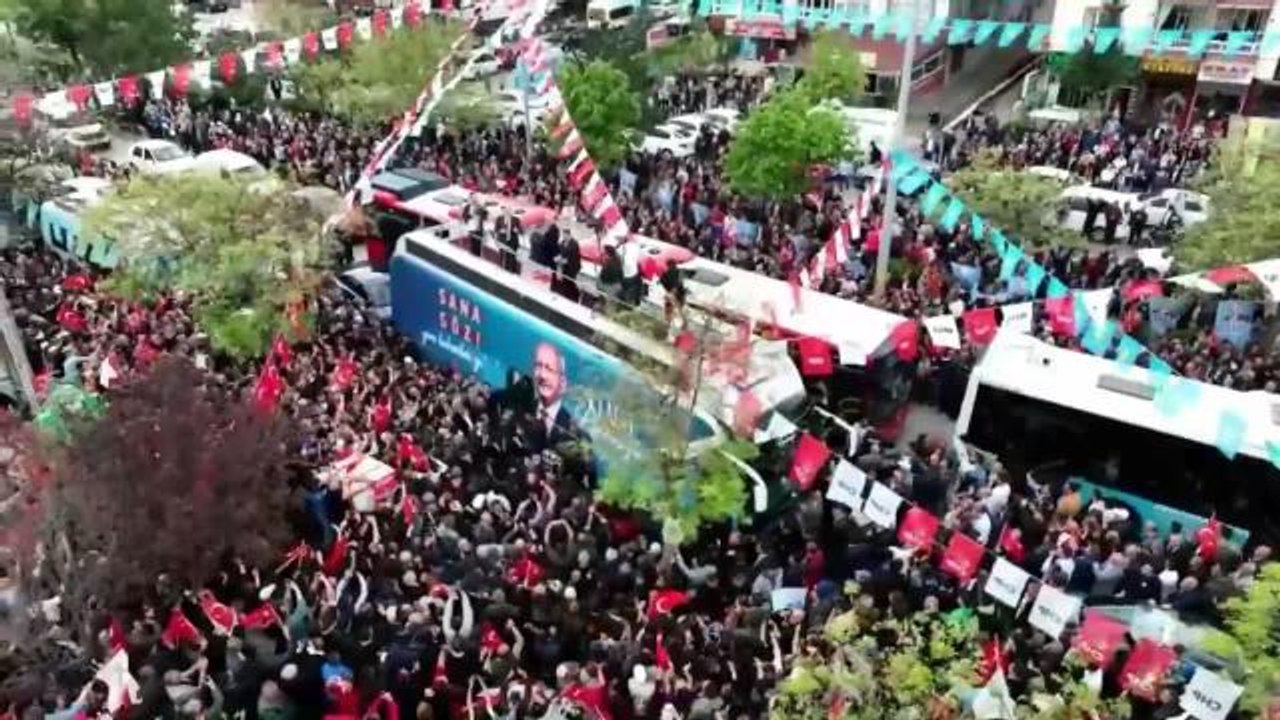 Ankara Büyükşehir Belediye Başkanı Mansur Yavaş Mamak'ta vatandaşlarla buluştu
