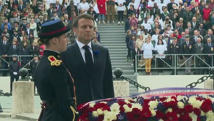 Macron participa de homenagens ao Dia da Vitória