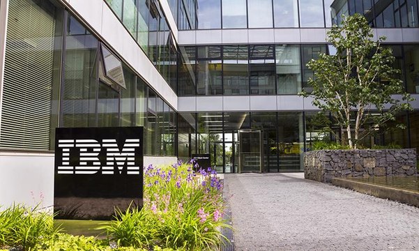 شركة آي بي إم ستستغني عن ثلث موظفيها بسبب الذكاء الاصطناعي