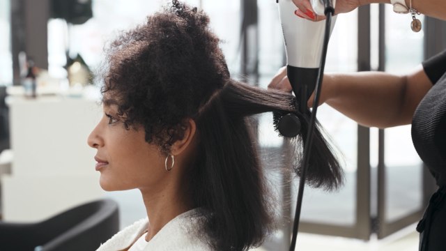 9 Polite Salon Habits That Hair Stylists Actually Dislike