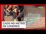 Passageiros destroem janelas de metrô em Londres após alerta de incêndio