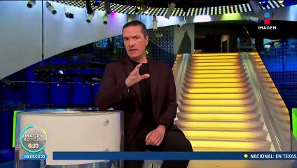 VIDEO: Mujer rompe el parabrisas de un automovilista en la CDMX