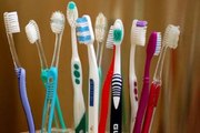Cirurgião Dentista explica como deve ser o tipo de escova de dentes utilizada no dia a dia