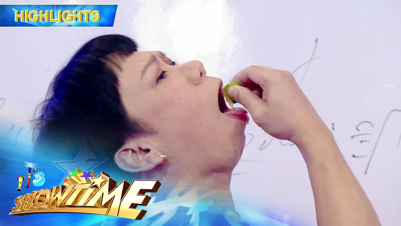 Lassy eats calamansi as funishment | It's Showtime