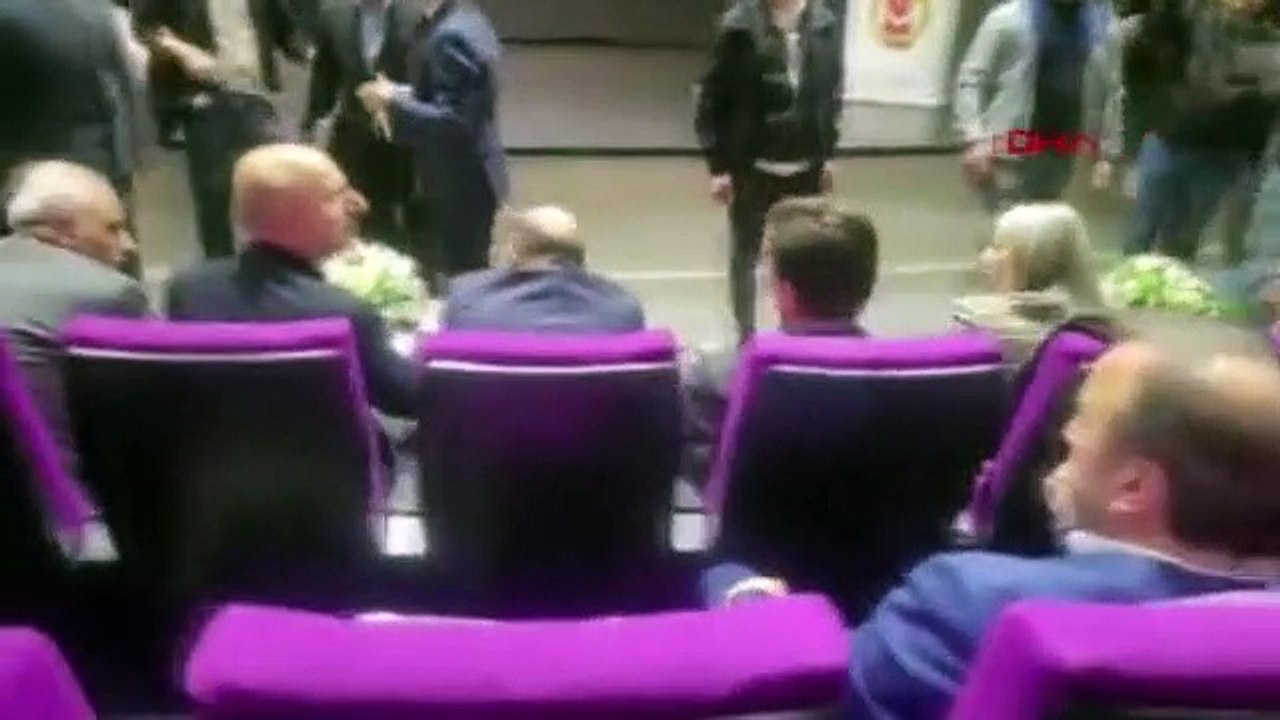 Ödül töreninde Bakan ile CHP'li isim arasında çok sert tartışma