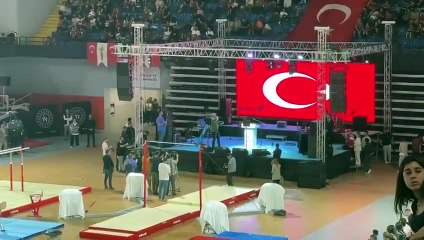 Jimnastik şöleninde seçim propagandası yapan Spor Bakanı Kasapoğlu yuhalandı