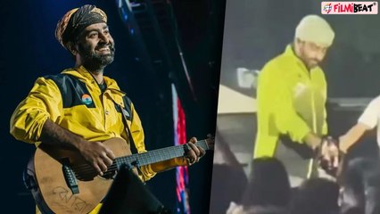 Arijit Singh के साथ Live Concert के दौरान हुई बदतमीजी, Fan ने स्टेज पर अरिजीत का हाथ पकड़ खींचा