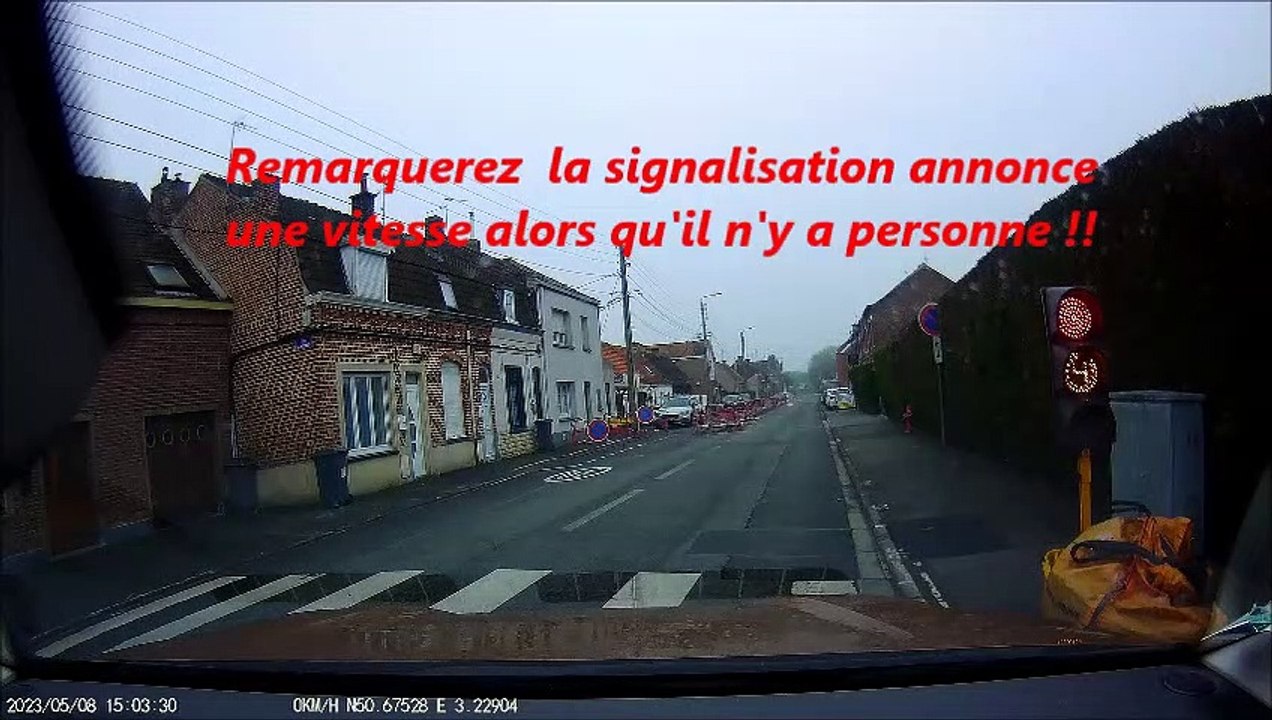 Panneau de signalisation de vitesse