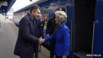 L'arrivo di Ursula von der Leyen in Ucraina per la Festa dell'Europa