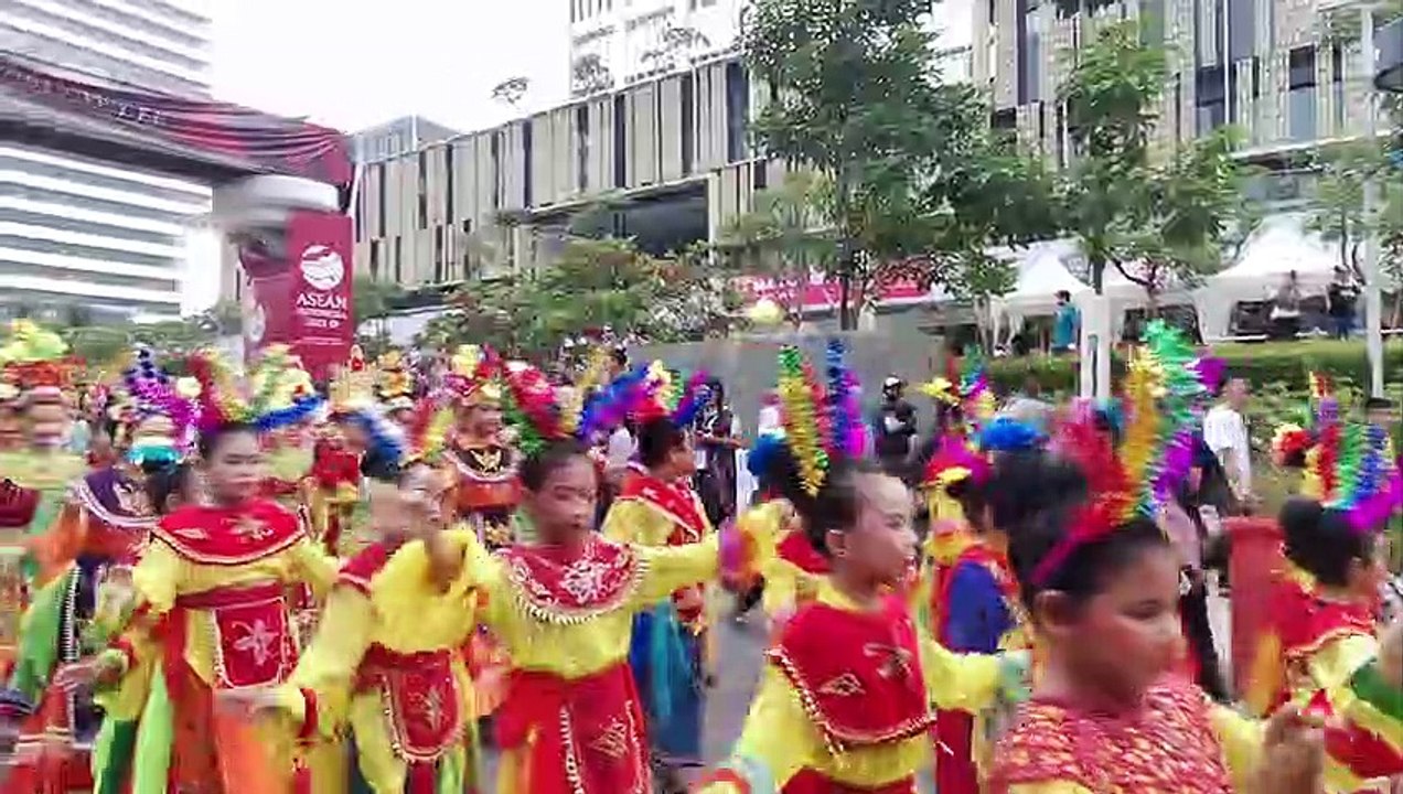 parade etnik di mall sarinah thamrin