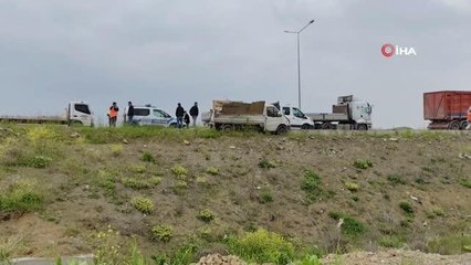 Tırın çarptığı kamyonet şarampole yuvarlanmaktan son anda kurtuldu