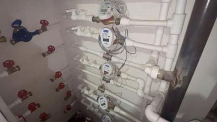 Hırsızların su sayaçlarını çaldığı apartman sakinleri susuz kaldı