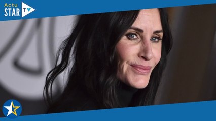 "Ce n'est pas moi qui les faisait tourner" : Courteney Cox évoque les champignons que le Prince Harr