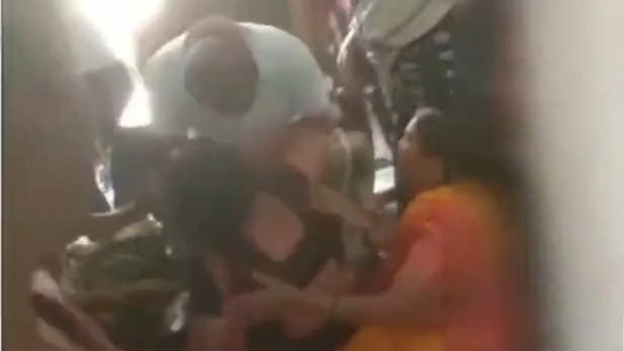 తీవ్ర విషాదం.. ఇంటర్ విద్యార్థి ఆత్మహత్య..!