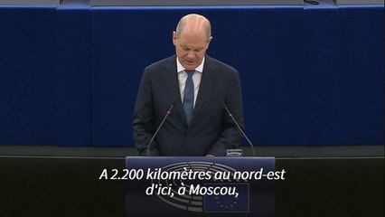 Scholz: l'UE ne doit pas être "intimidée" par la démonstration de force de Poutine