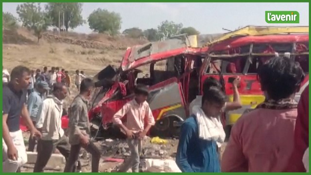 Inde : au moins 21 morts après la chute d'un bus sur un pont à Khargone
