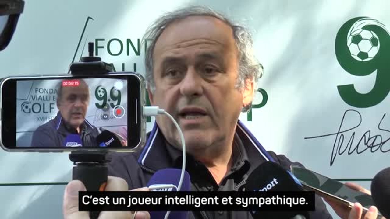 Bleus - Platini : "Giroud fait une carrière extraordinaire"