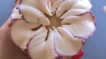 Piping exceptional two-tone buttercream flower cupcakes with a Russian nozzle *Cupcake décor idea*