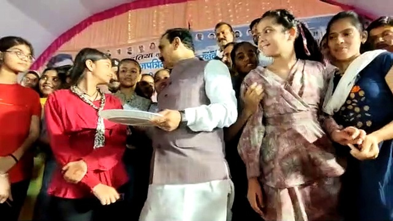 मंत्री डॉ. मिश्रा ने नवनिर्मित 128 आवासों का किया लोकार्पण