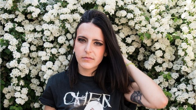 GALA VIDÉO - EXCLU - Lou Sirkis se confie sur ses relations avec son oncle Nicola Sirkis (Indochine) : On partage beaucoup