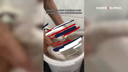 Kediyi kovada yıkadı, görüntüler sosyal medyada viral oldu