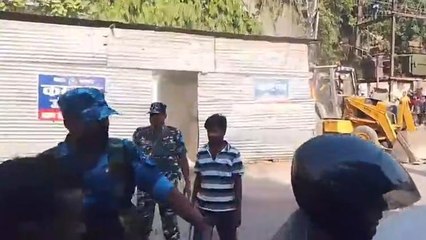 अररिया: नोमेंसलैण्ड पर स्थित कस्टम जांच घर को भी हटाया, देखें वीडियो