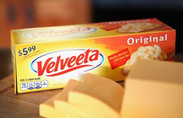 Mac and Cheese Meets White Chocolate With These Velveeta Truffles
