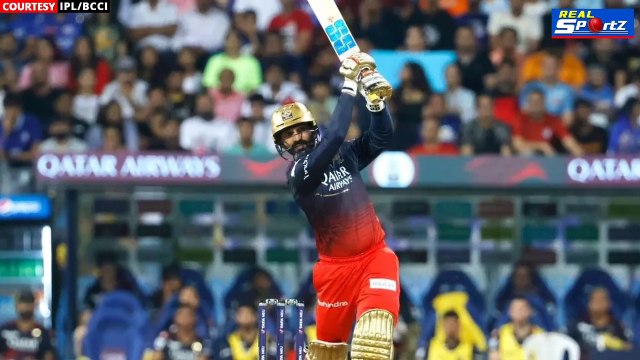 Dinesh Karthik Vomiting: OUT होने के बाद बिगड़ी Dinesh Karthik की तबियत | Suryakumar Yadav Batting