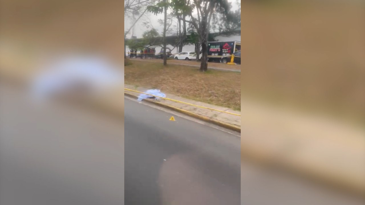 tn7-Mujer muere tras chocar por detrás contra autobús en San Pedro-09-0523