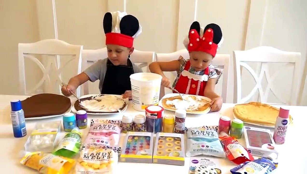 Diana and Roma are preparing a Surprise for Dad's birthday