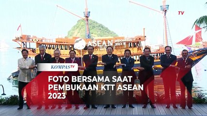 Momen Jokowi Foto Bersama dengan Kepala Negara Saat Pembukaan KTT ke-42 ASEAN