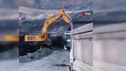 Manisa'daki Maden Ocağında 1 Kişinin Öldüğü Toprak Kayması Cep Telefonu Kamerasına Yansıdı!