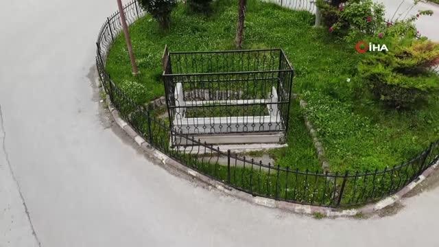 Tokat'ta kavşakta bulunan tek mezar görenlerin dikkatini çekiyor