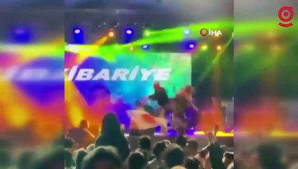 Kibariye sahneden düştü... O anlar kamerada