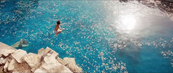 Denti da squalo (Trailer Ufficiale HD) ⭐️⭐️½