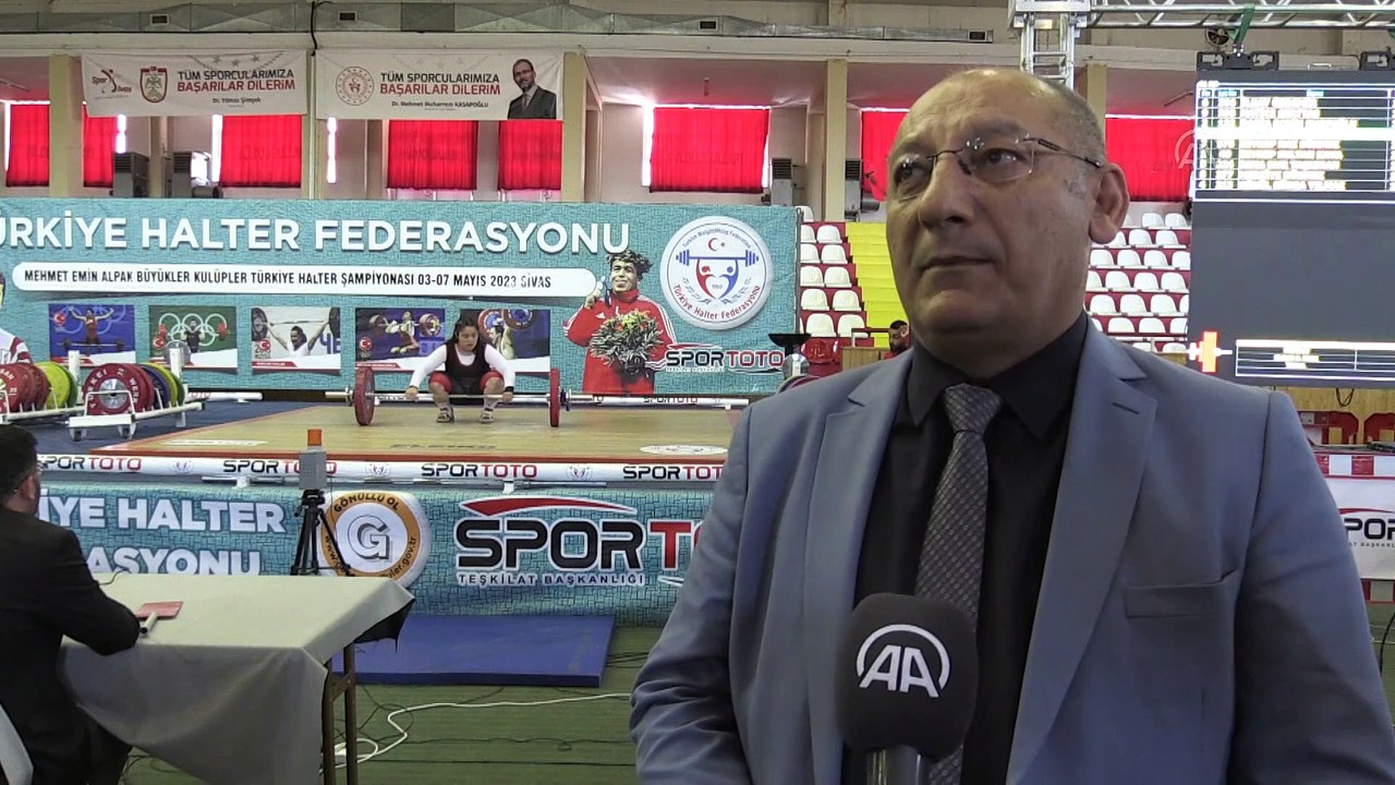 SİVAS - Halterde Kovid-19 salgını sürecinde düşen sporcu sayısı yeniden yükselişe geçti