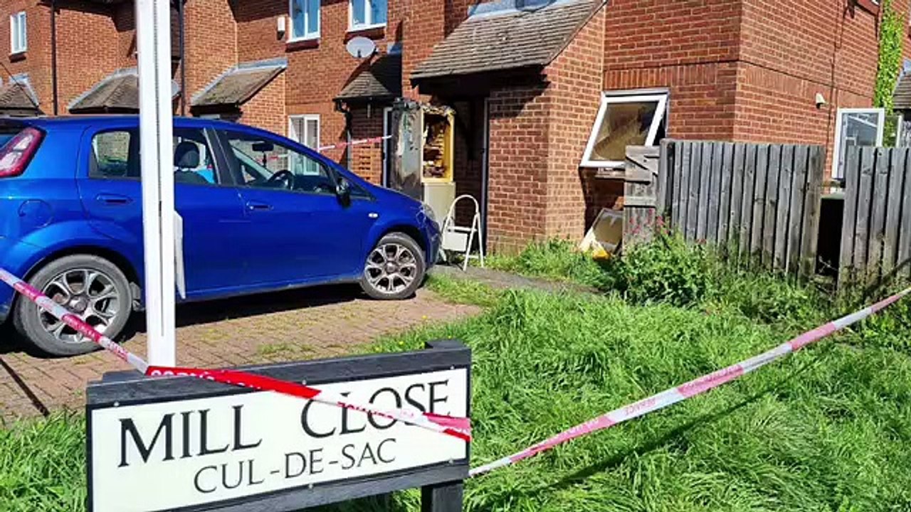 House fire in Mill Close, Raunds video Dailymotion