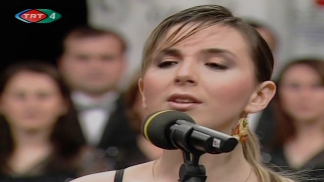 Ayşe Ekiz / Hastayım yaşıyorum görünmez hayalinle