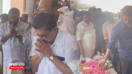 നൊമ്പരമായി വന്ദന, യാത്രയാക്കാനെത്തി സഹപാഠികളും മന്ത്രിമാരും