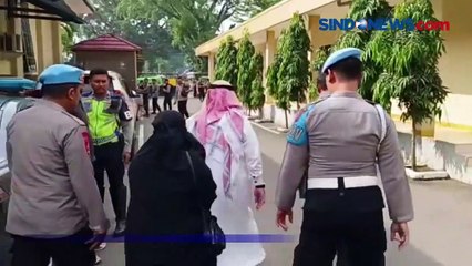 下载视频: Polisi Berikan Bukti Pelanggaran WNA Arab Halangi Ambulans di Bogor ke Imigrasi