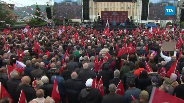 İmamoğlu'nun Rize'deki mitinginde DJ performansıyla Hak, Hukuk, Adalet sloganı atıldı