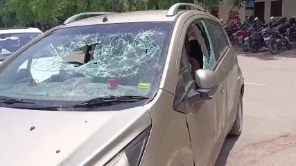 वाराणसी में सरेराह तांडव, मची अफरातफरी; देखिए वीडियो