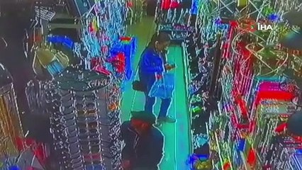 İLGİNÇ HIRSIZLIK! MÜŞTERİ GİBİ GELDİ...