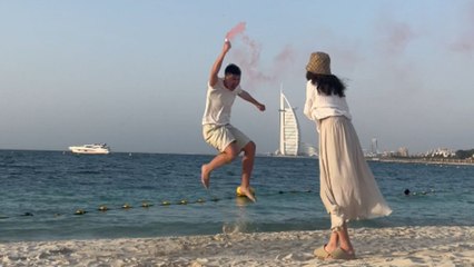 Lovely couple does a cute beachside gender reveal during their first trip abroad (UAE)