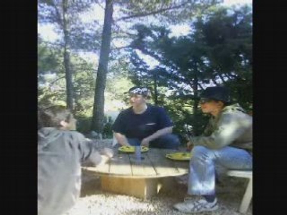 2 minute du peuple : serveur au restaurant