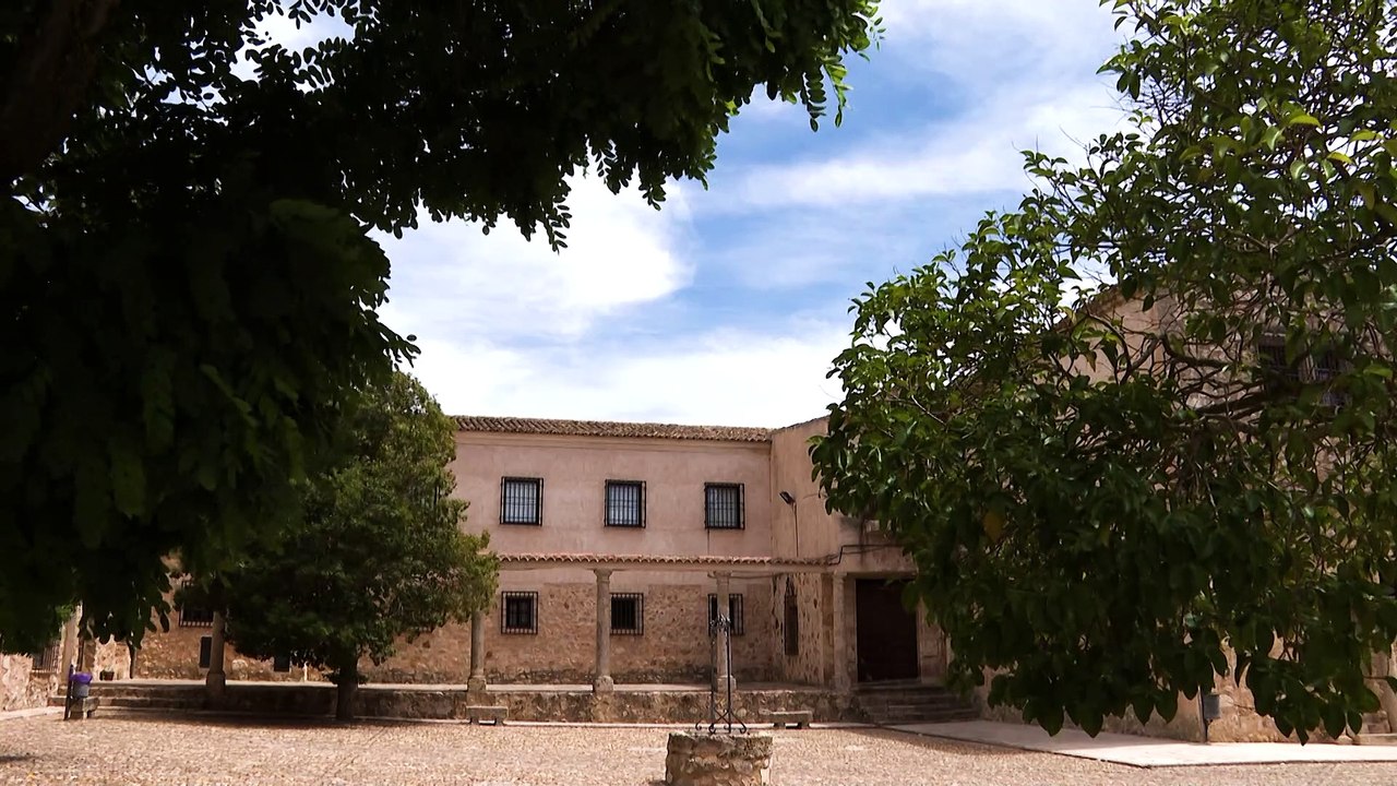 Belmonte, un castillo y una muralla que envuelv...