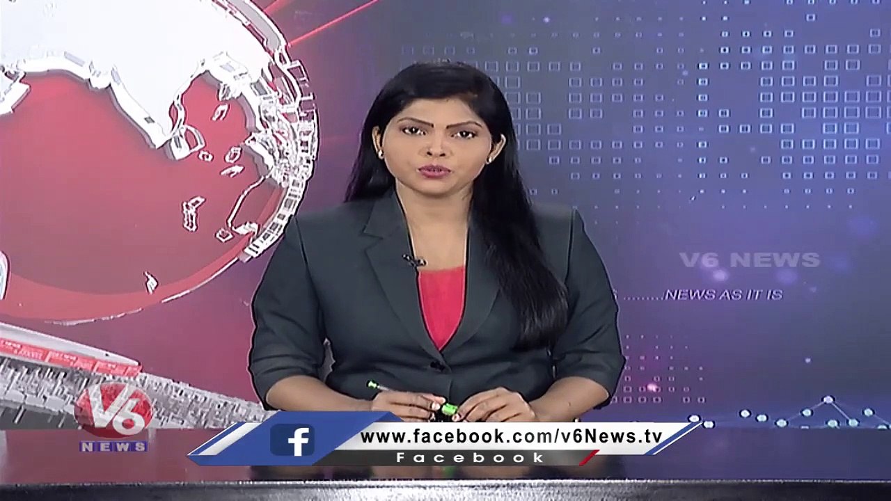 Heavy Rain At Hyderabad Outskirts, Roads Submerged Into Flood Water _ V6 News (1)
