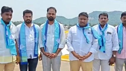 సిరిసిల్ల: ఎంత దారుణం.. మిల్లర్ల కాళ్లపై పడి వేడుకుంటున్నా..!