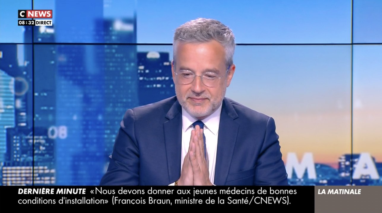 "J'ai eu peur" : Frayeur sur le plateau de CNews après la grosse chute d’un journaliste en direct